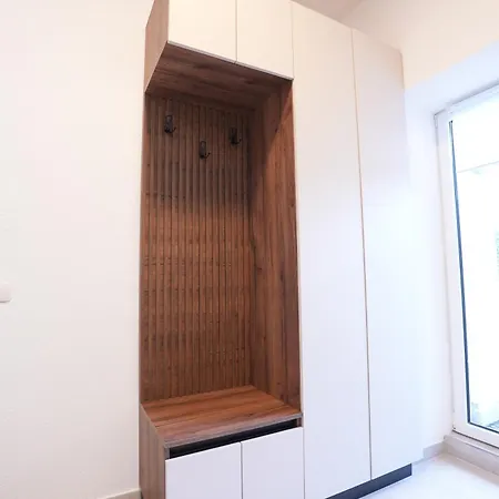 Luxury - Ib - Mit Terrasse Ii Stock דירה