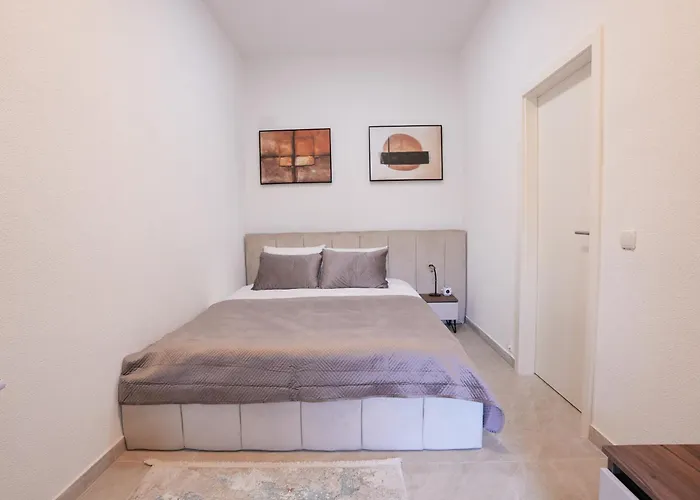 Luxury - Ib - Mit Terrasse